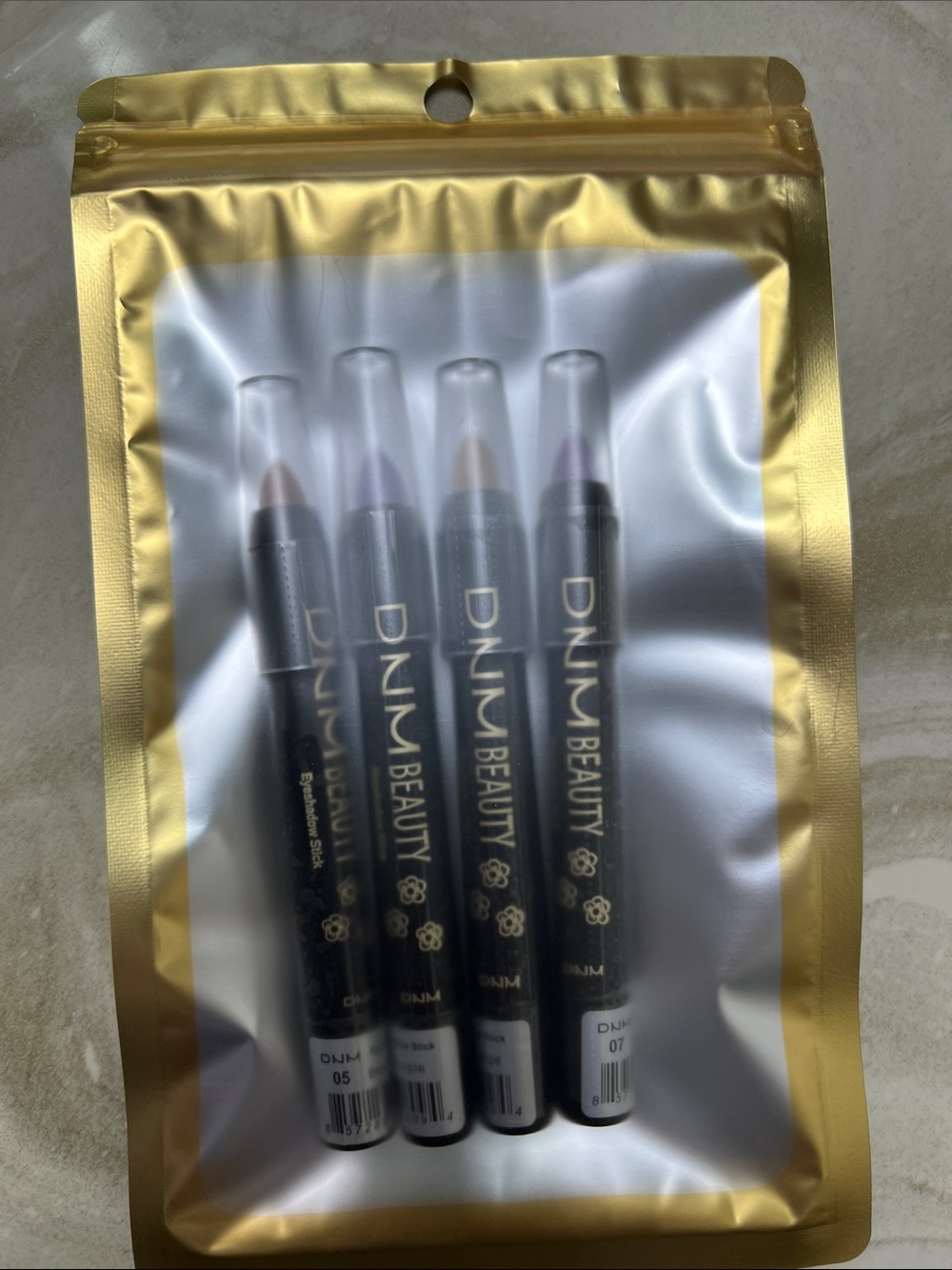 Shimmer Eyeshadow Sticks — Bronze, Purple, Beige, Pink